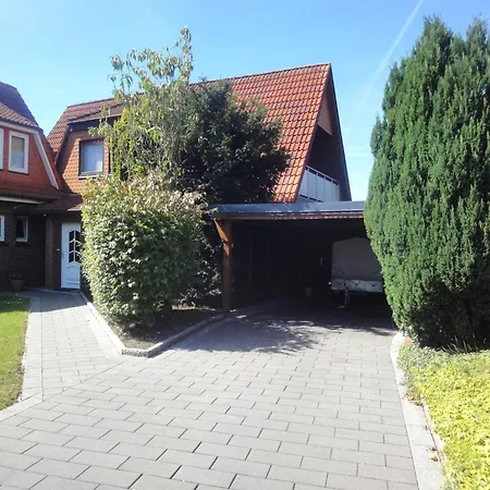 Ferienhaus Martens 2 펜션 제베